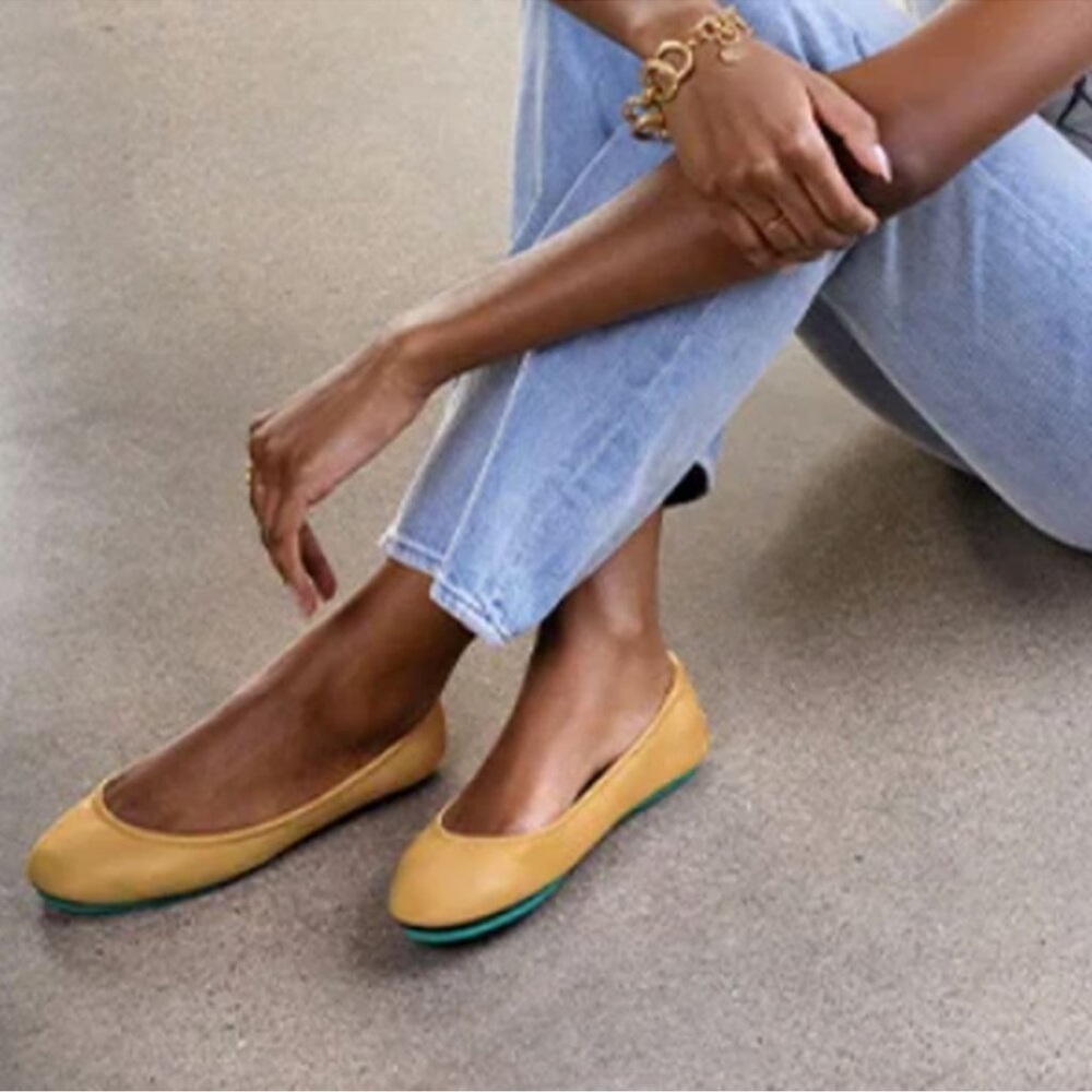 Tieks‎ camel size 8 flats